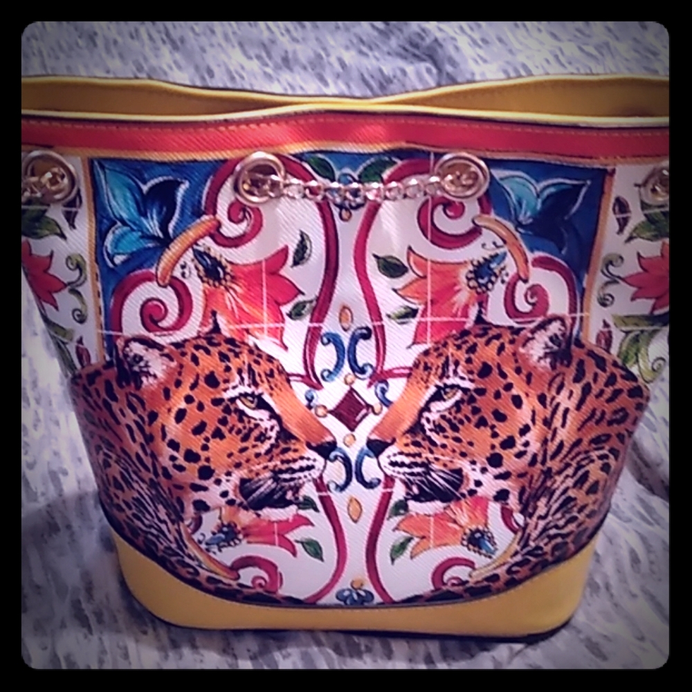 Nwot one of a kind cheetah purse